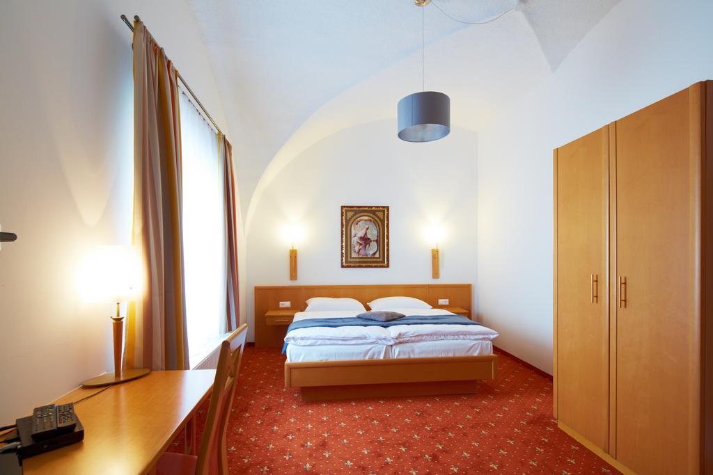 Rathauskeller Melk Hotel Værelse billede